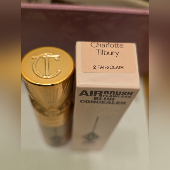 CHARLOTTE TILBURY AIRBRUSH FLAWLESS BLUR CONCEALER 2 FAIR. BNIB - Picture 3 of 5